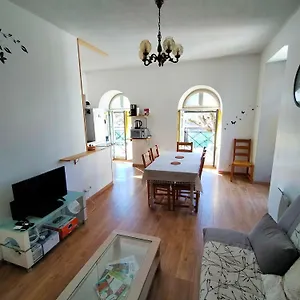 https://le-6-magnifique-appt-bagnres-de-bigorre-3toiles.midi-pyreneeshotels.com